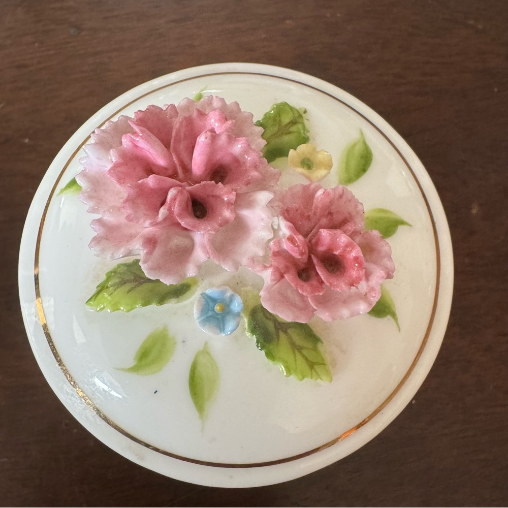 Vintage Maruri Masterpiece Bone China 1977 Enesco December Lidded Trinket Box - Picture 6 of 10